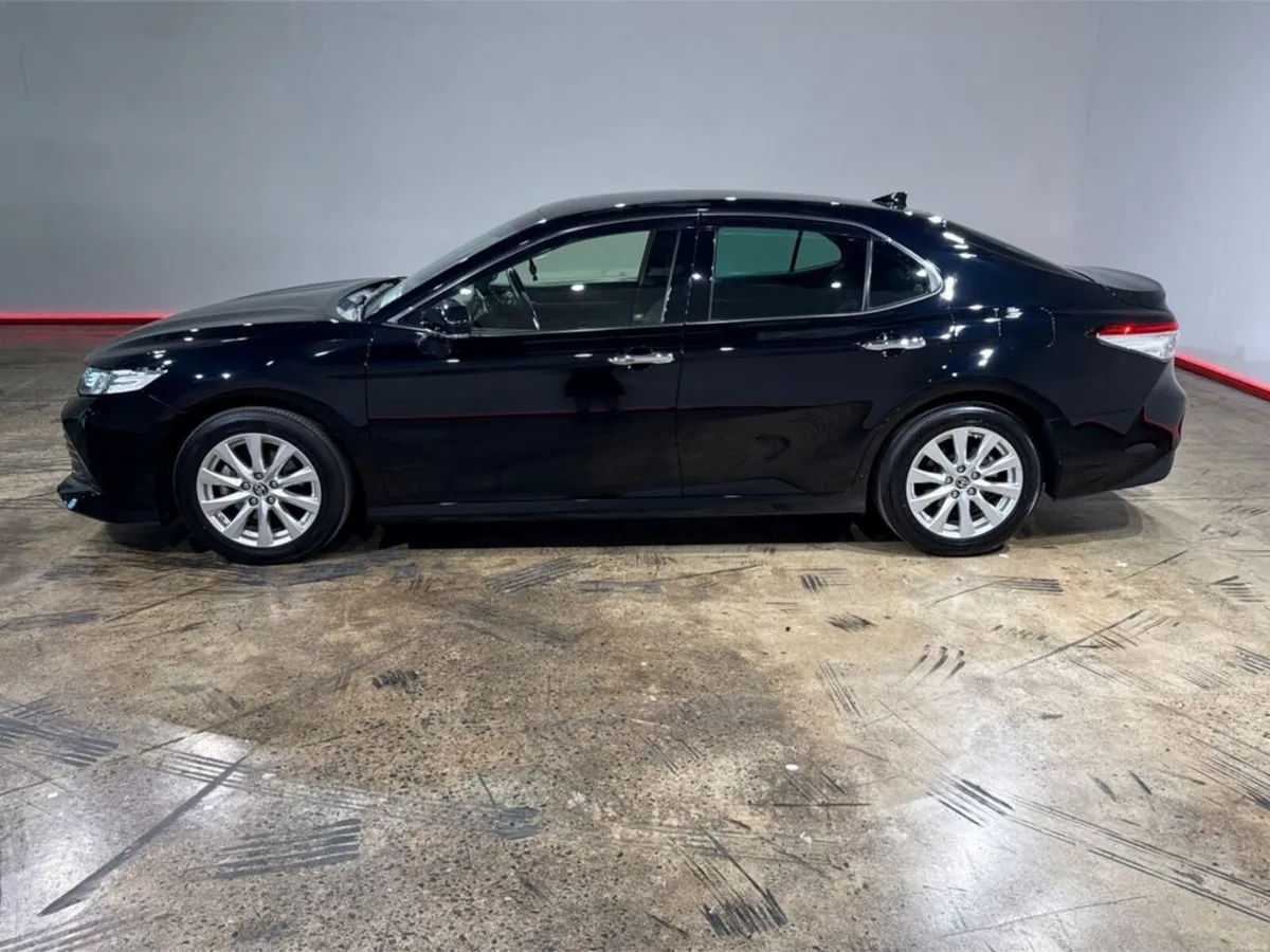 Toyota Camry 2.5 HYBRID AUTOMATIC - FACTORY ALLOYS - Image 6