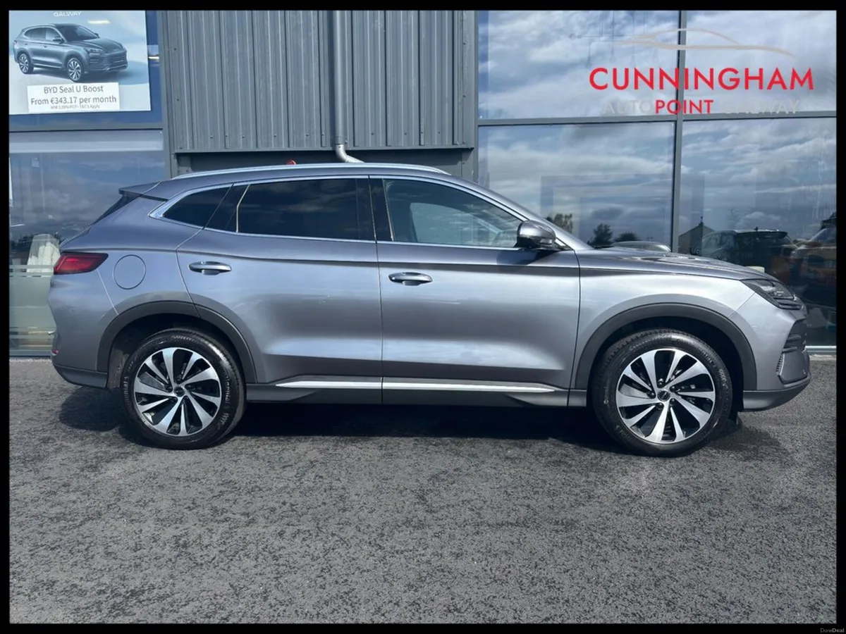 BYD SEAL U DM-i Boost Auto **80km EV Range** - Image 3