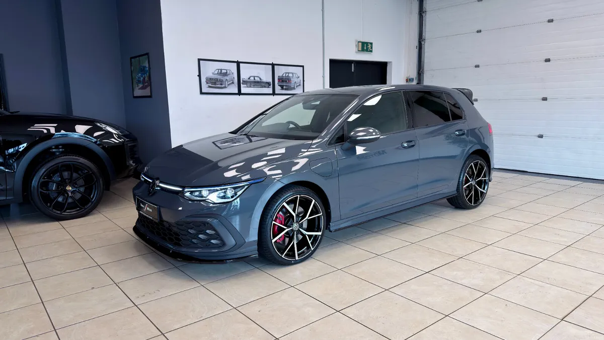 Volkswagen Golf GTE - Image 3