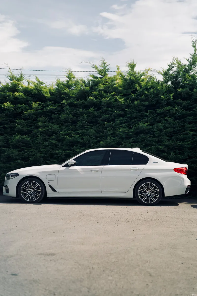 BMW 530e M Sport 2017 | Premium Plug-in Hybrid - Image 2