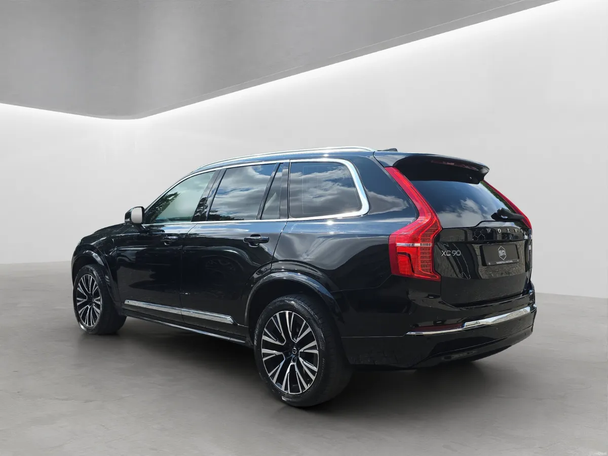 2023 VOLVO XC90 2.0 T8 CORE 7 SEATER. - Image 5