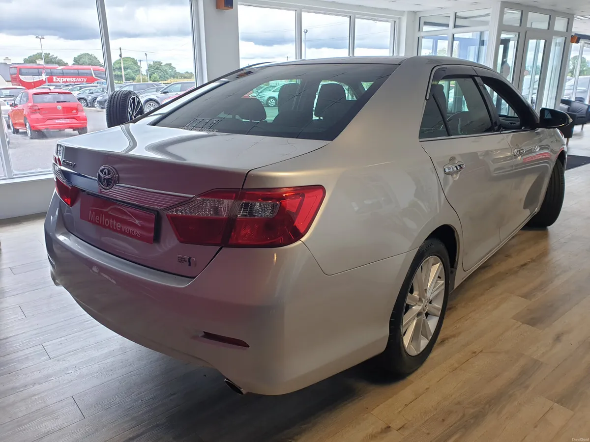 Toyota Camry 2.5 HYBRID AUTO - Image 4