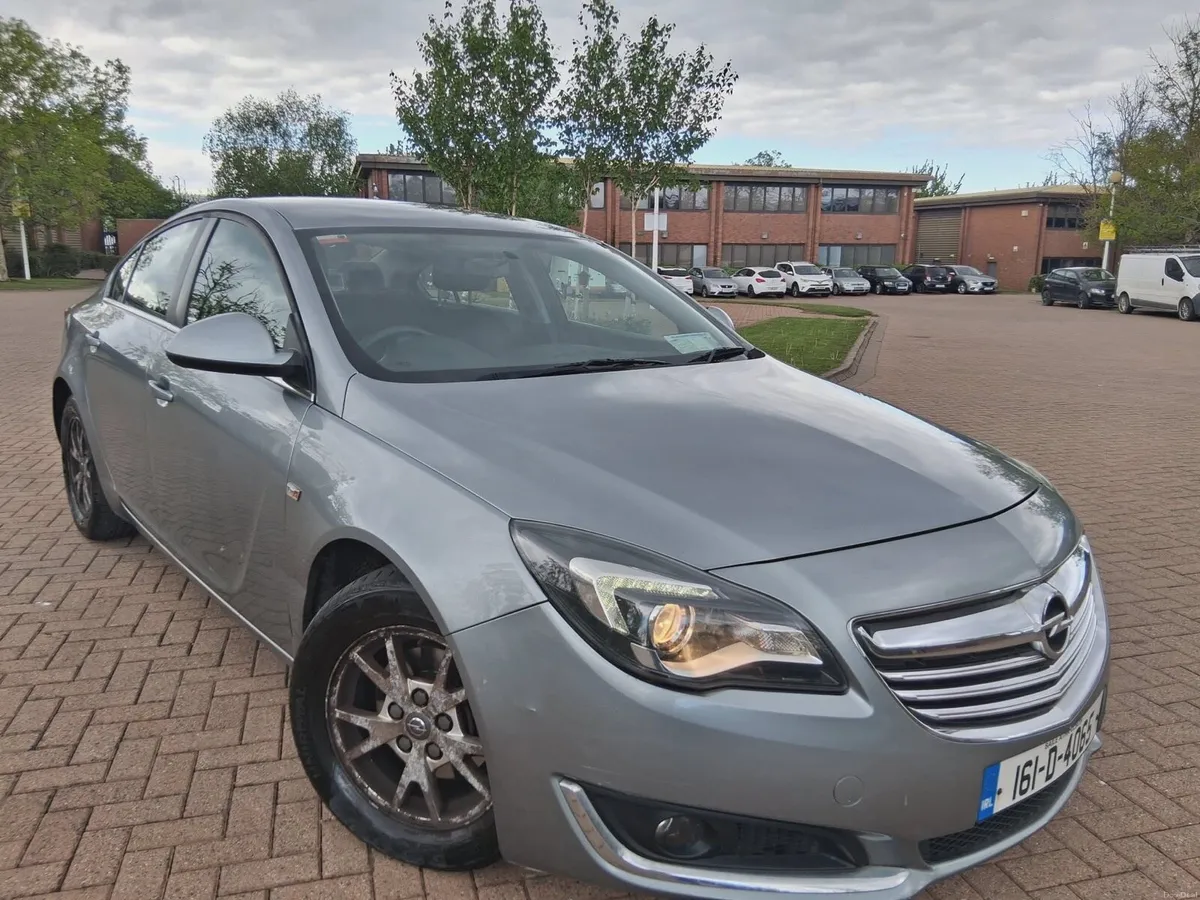 Opel Insignia - Image 1