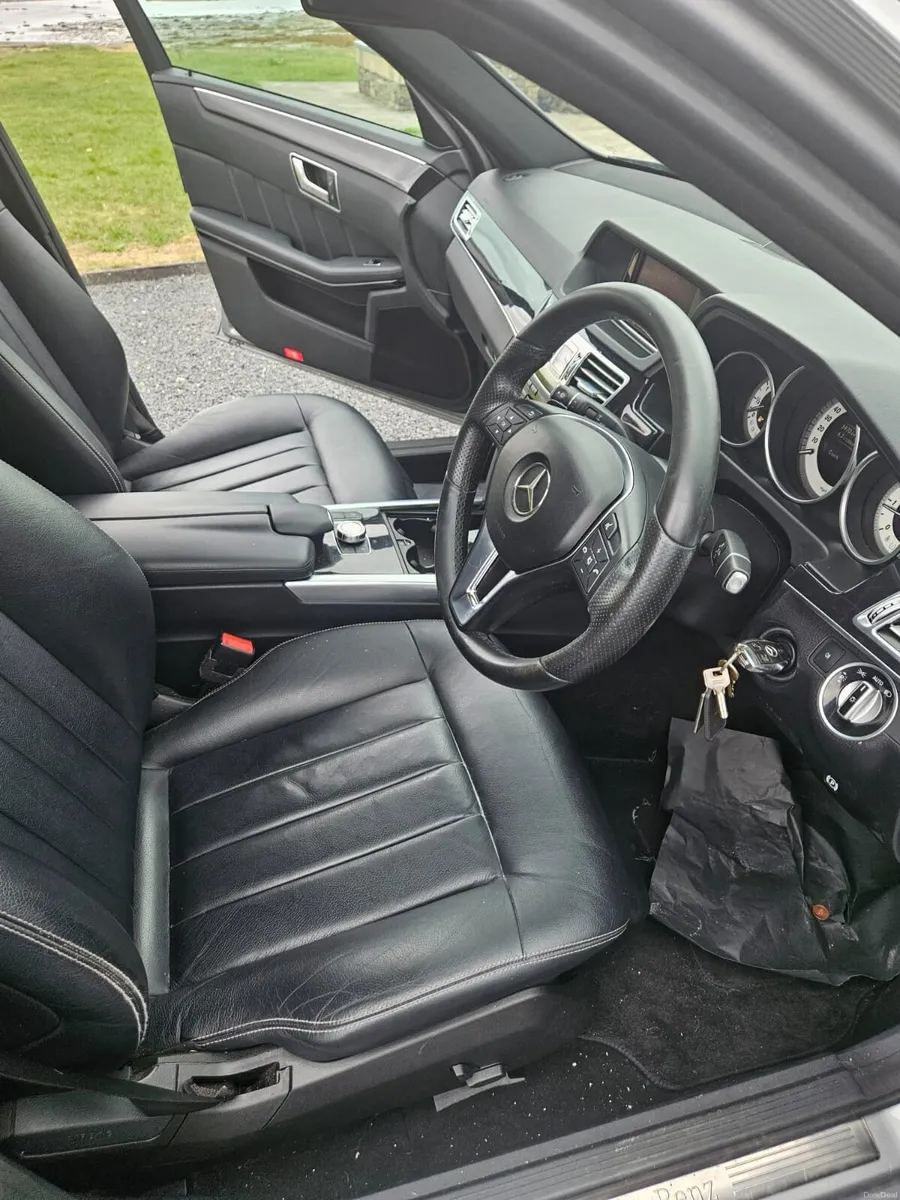 Mercedes E220 Estate - Image 3