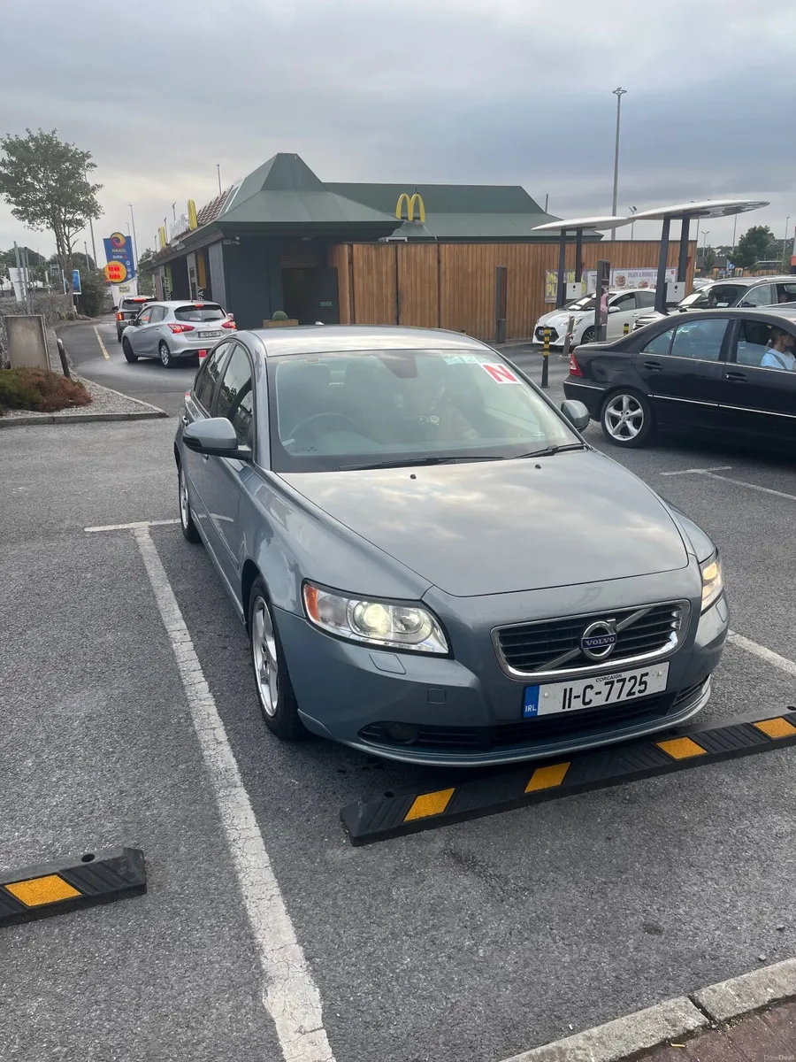 Volvo S40 D2 Luxx - Image 1