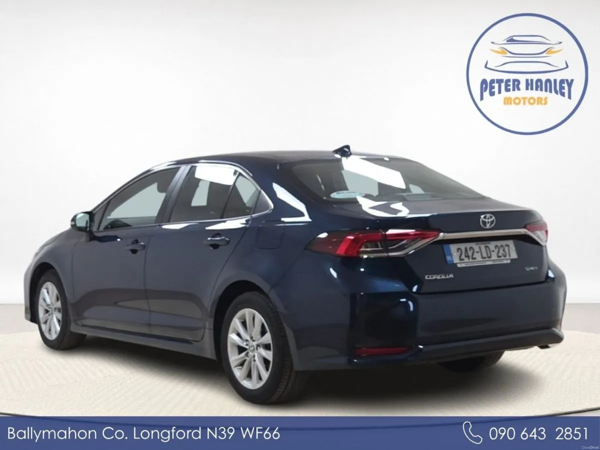 Toyota Corolla 1.8 Hybrid Luna Saloon - Image 5