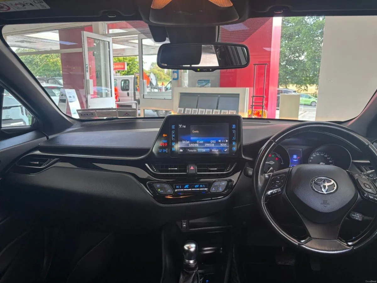 Toyota C-HR 1.8 HYBRID LUNA - Image 6