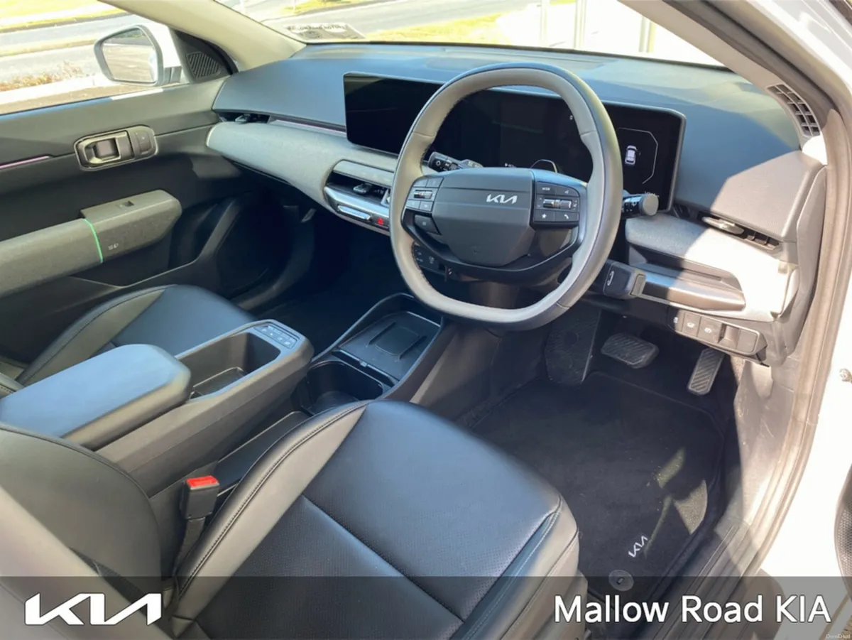 Kia EV4 5HB EARTH K3 LR 5DR AUTO - Image 2