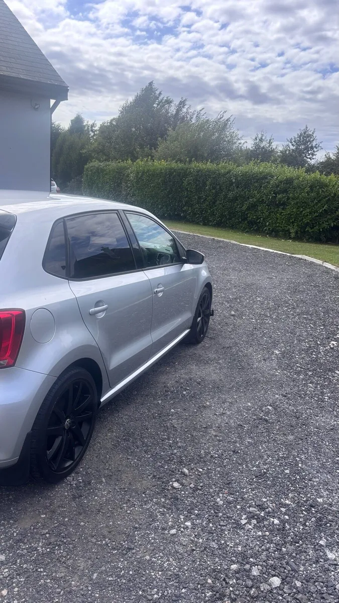 Volkswagen polo 1.4L petrol manual - Image 6