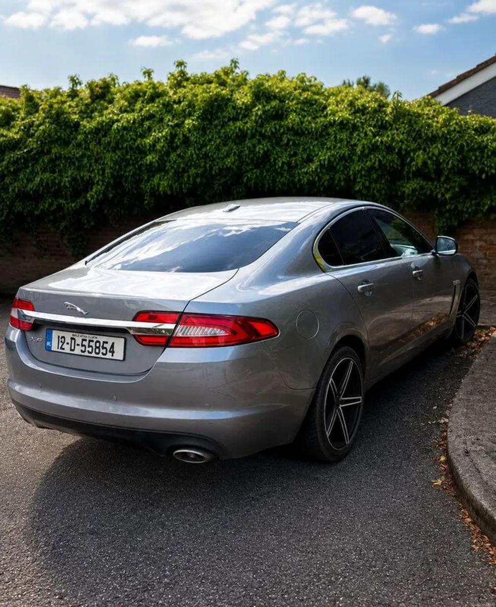 2012 Jaguar XF - Image 1