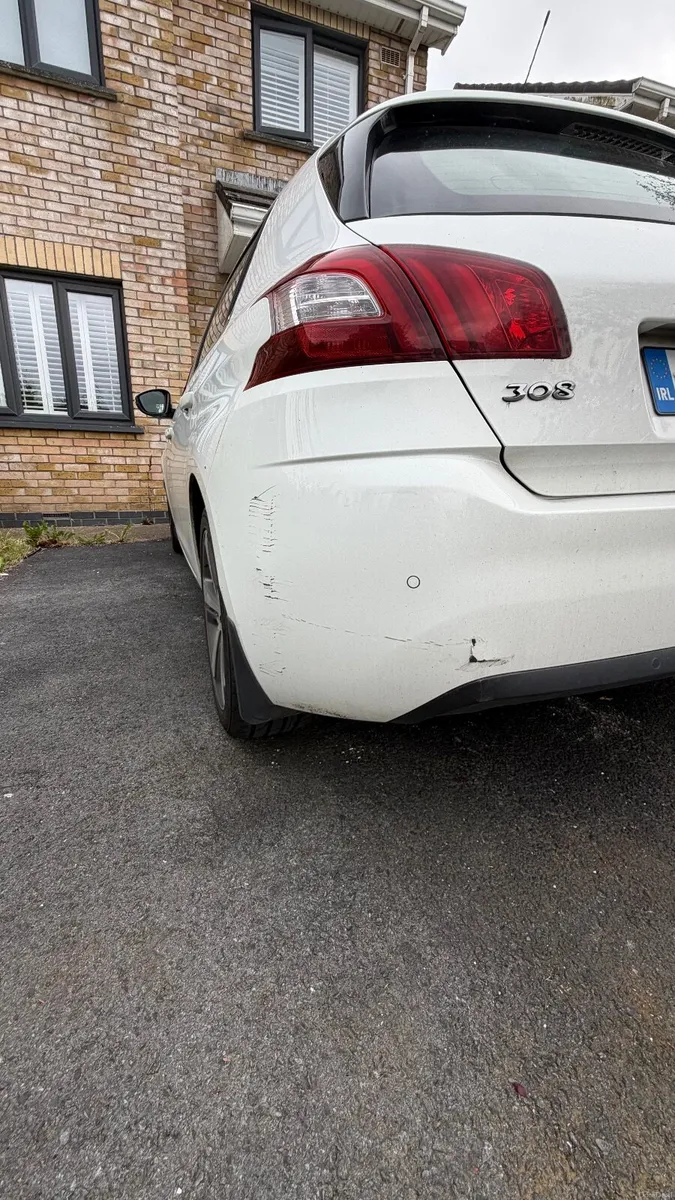 Peugeot 308 Allure Diesel 1.6 Blue HDI 2016 White - Image 3