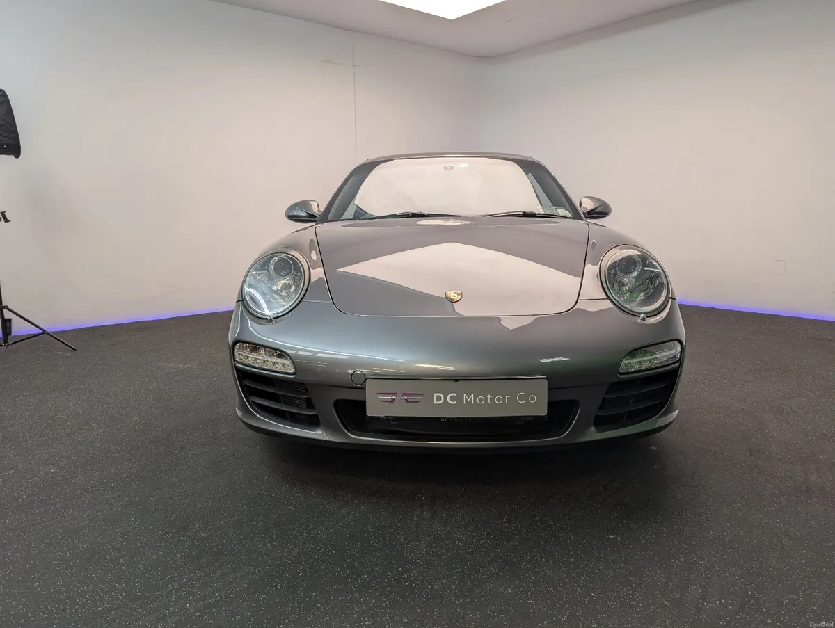 Porsche 911 Carrera S **Future Classic** - Image 4