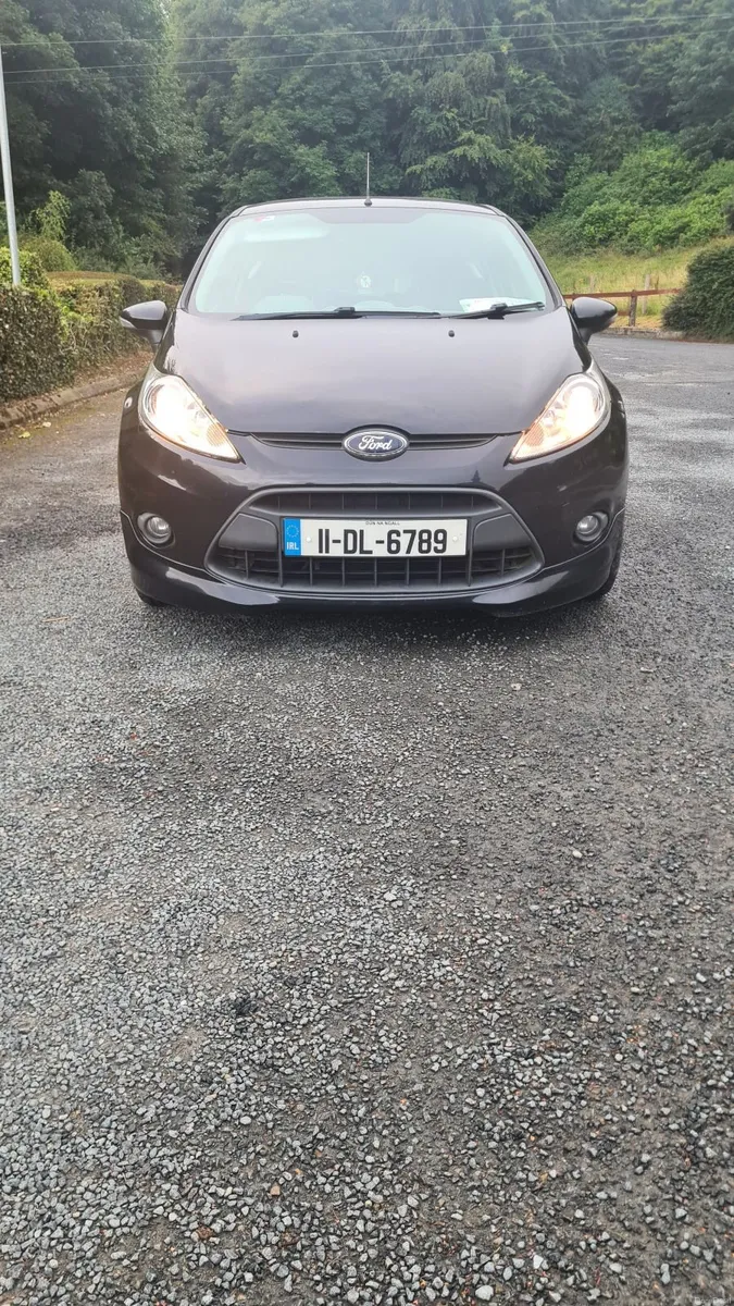 Ford Fiesta 2011 - Image 2