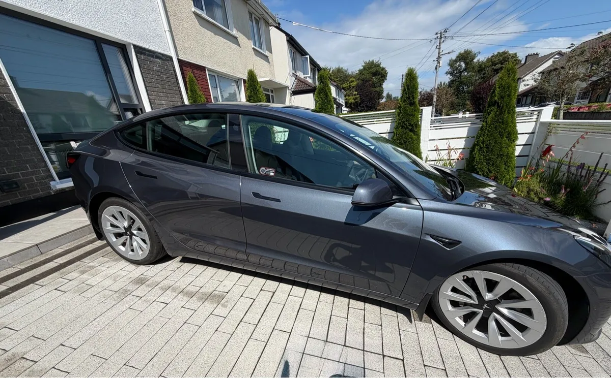 Tesla - Image 5