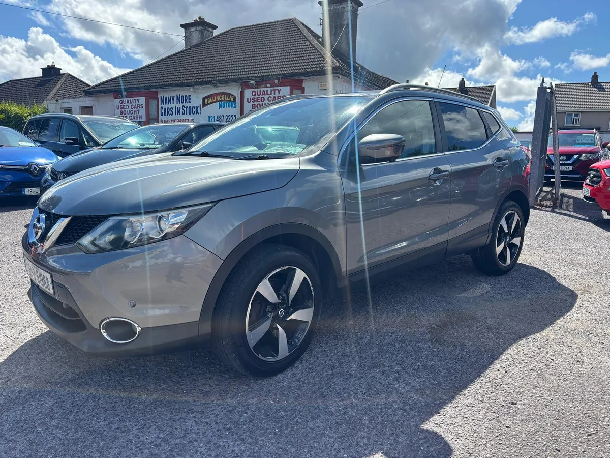 Nissan Qashqai 2016 DIESEL  LOW  MILEAGE - Image 2