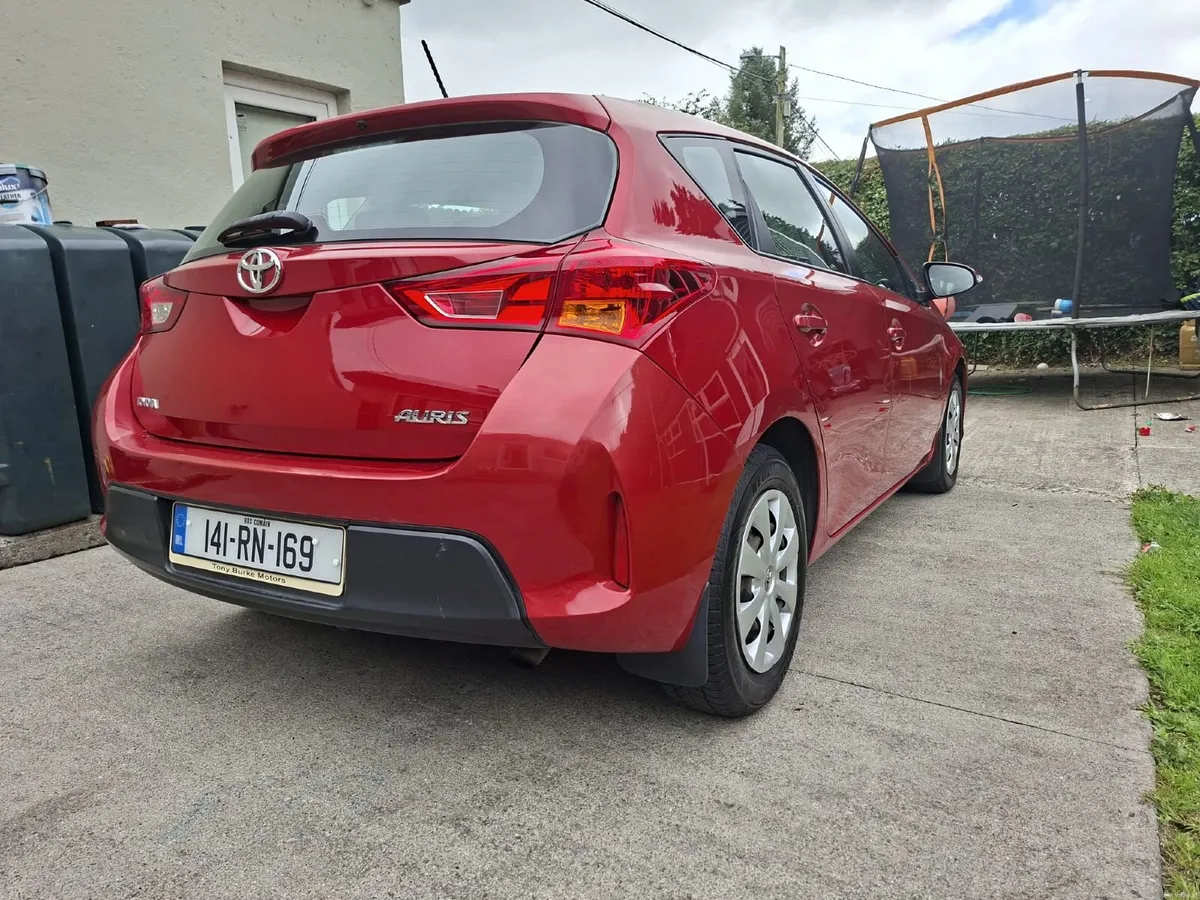 2014 Toyota Auris 1.33 Petrol - Image 3
