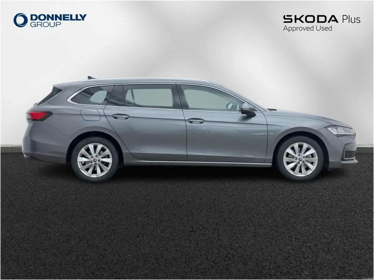 Skoda SUPERB Diesel Estate SE Technology - Image 4