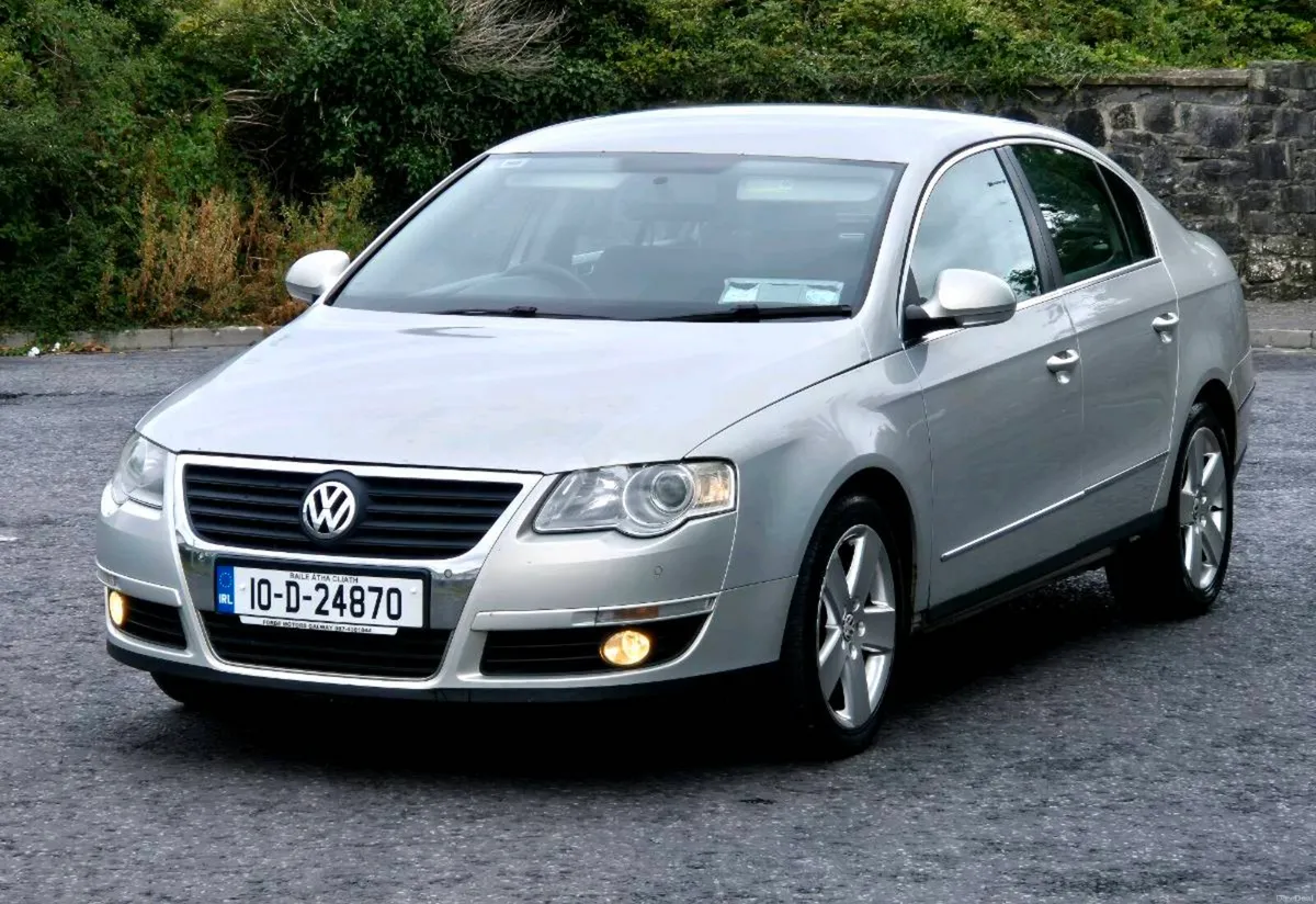 2010 Volkswagen Passat - Image 3