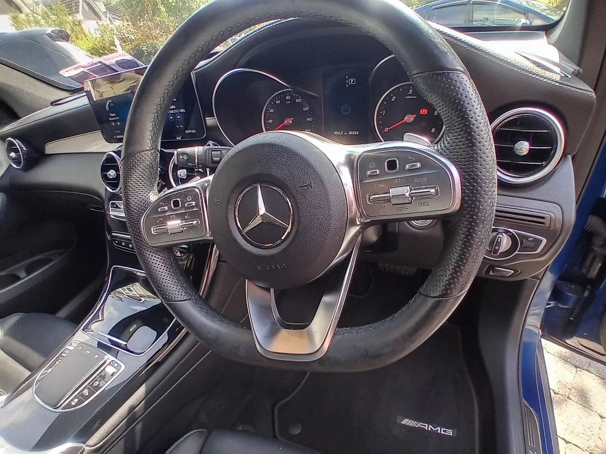 Mercedes-Benz GLC 2022 - Image 4