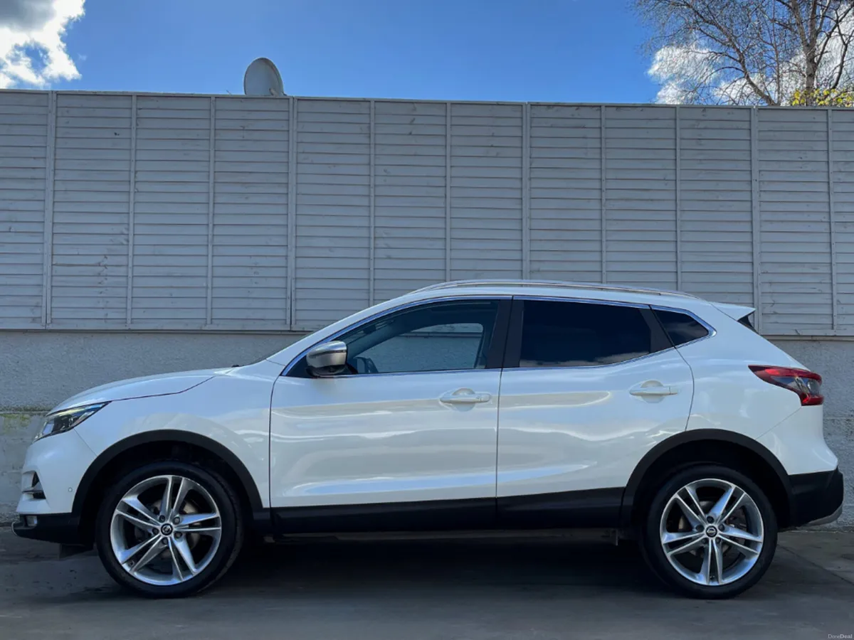Nissan Qashqai 2019 / N-Vision / Pan Roof / CAMERA - Image 5