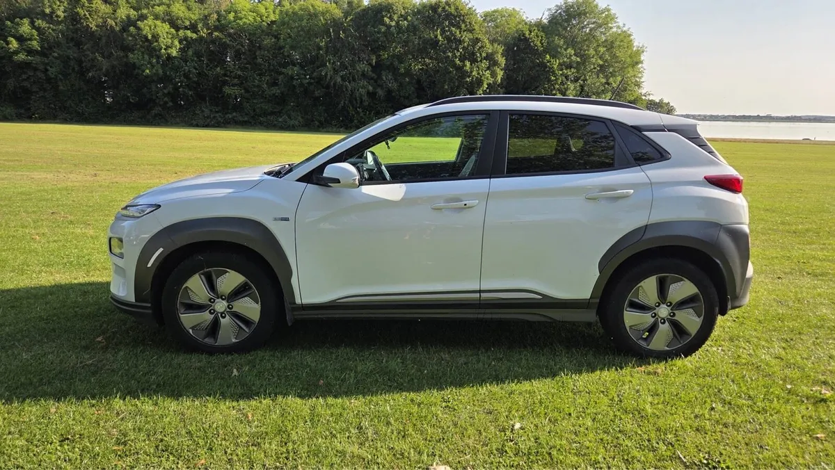 Hyundai Kona Electric 64 KW - Image 2