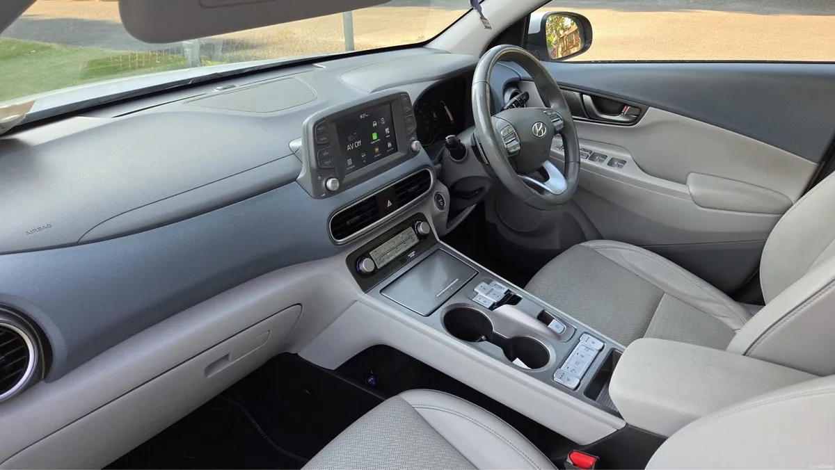 Hyundai Kona Electric 64 KW - Image 6