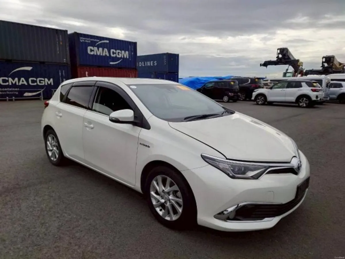 Toyota Auris Hybrid - Image 1