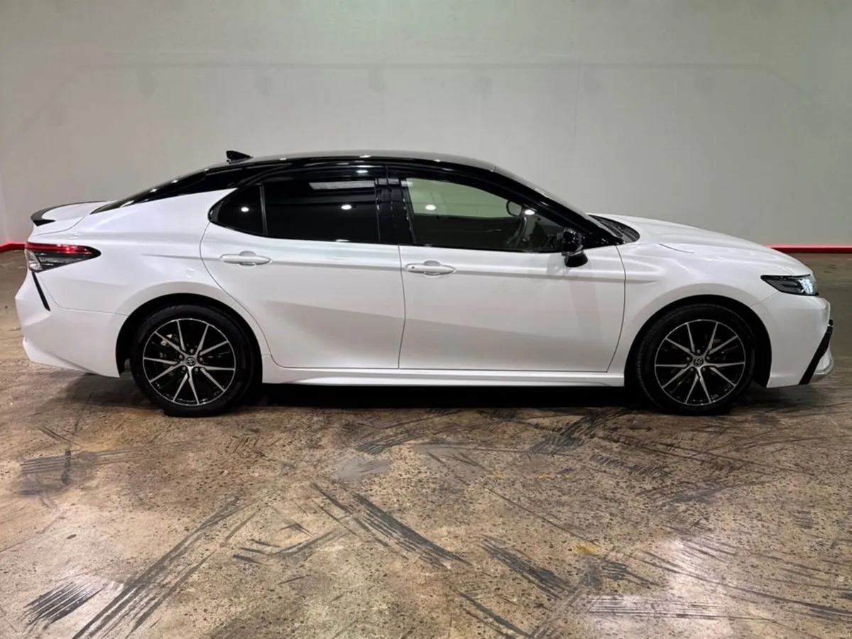 Toyota Camry 2.5 HYBRID AUTOMATIC WS EDITION - WHI - Image 2