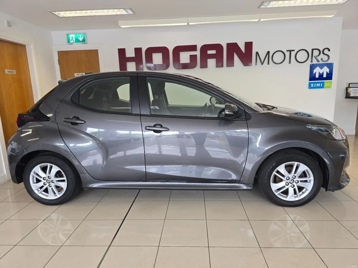 Toyota Yaris 1.0 Luna New Generation - Image 3