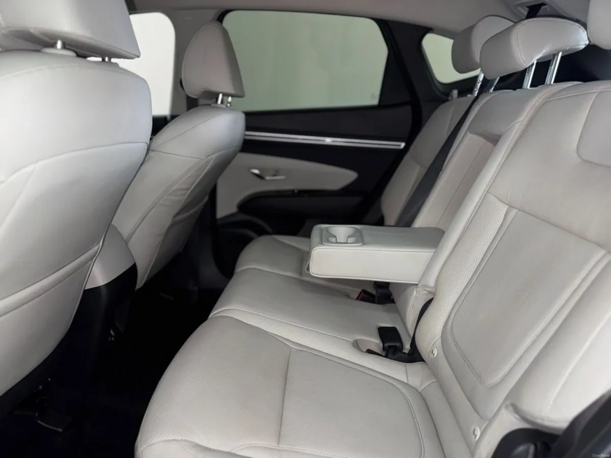 Hyundai Tucson ix35 Executive TWO Tone Roof 5DR - Image 4