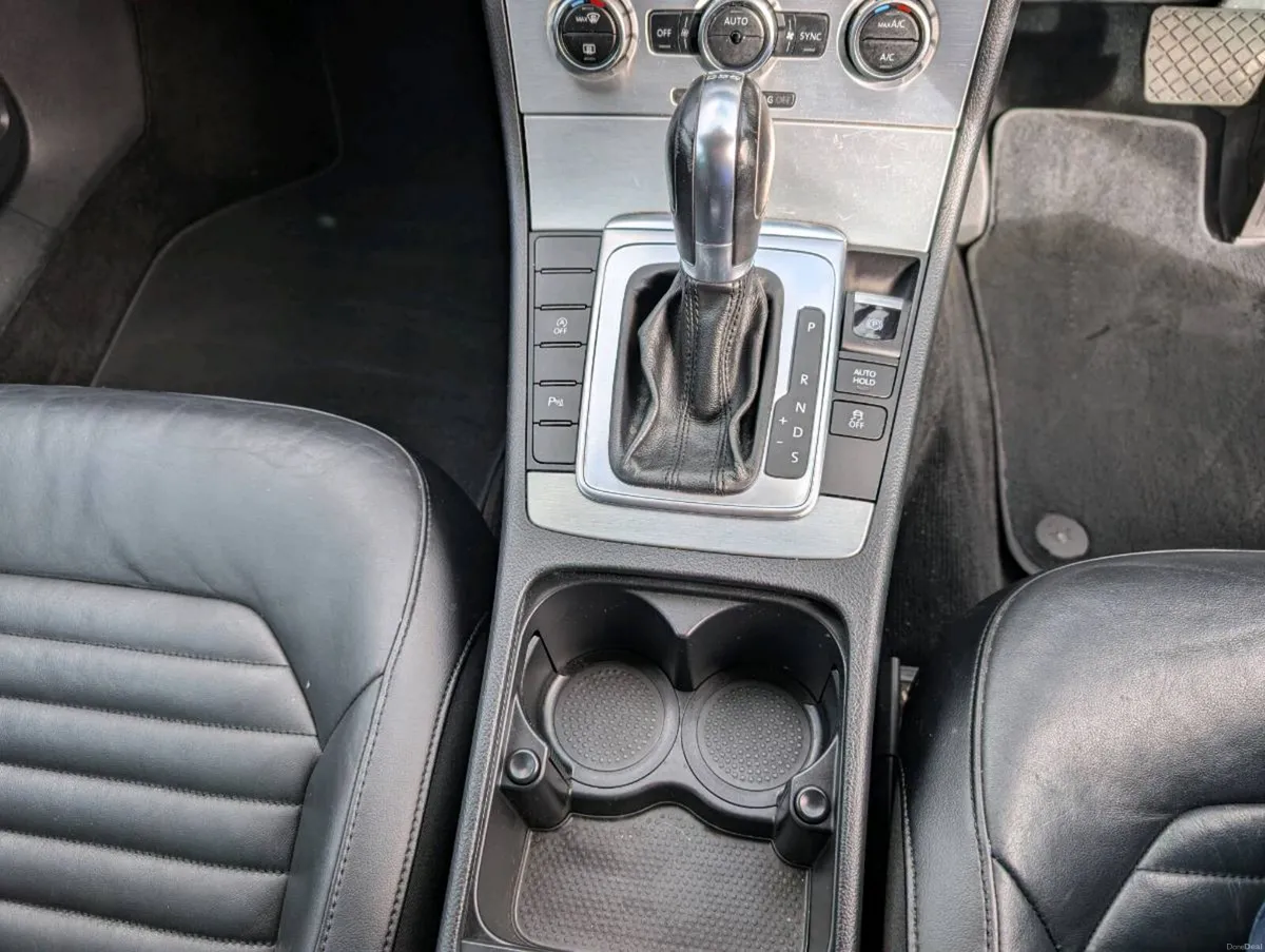 VW Passat Estate - Image 4