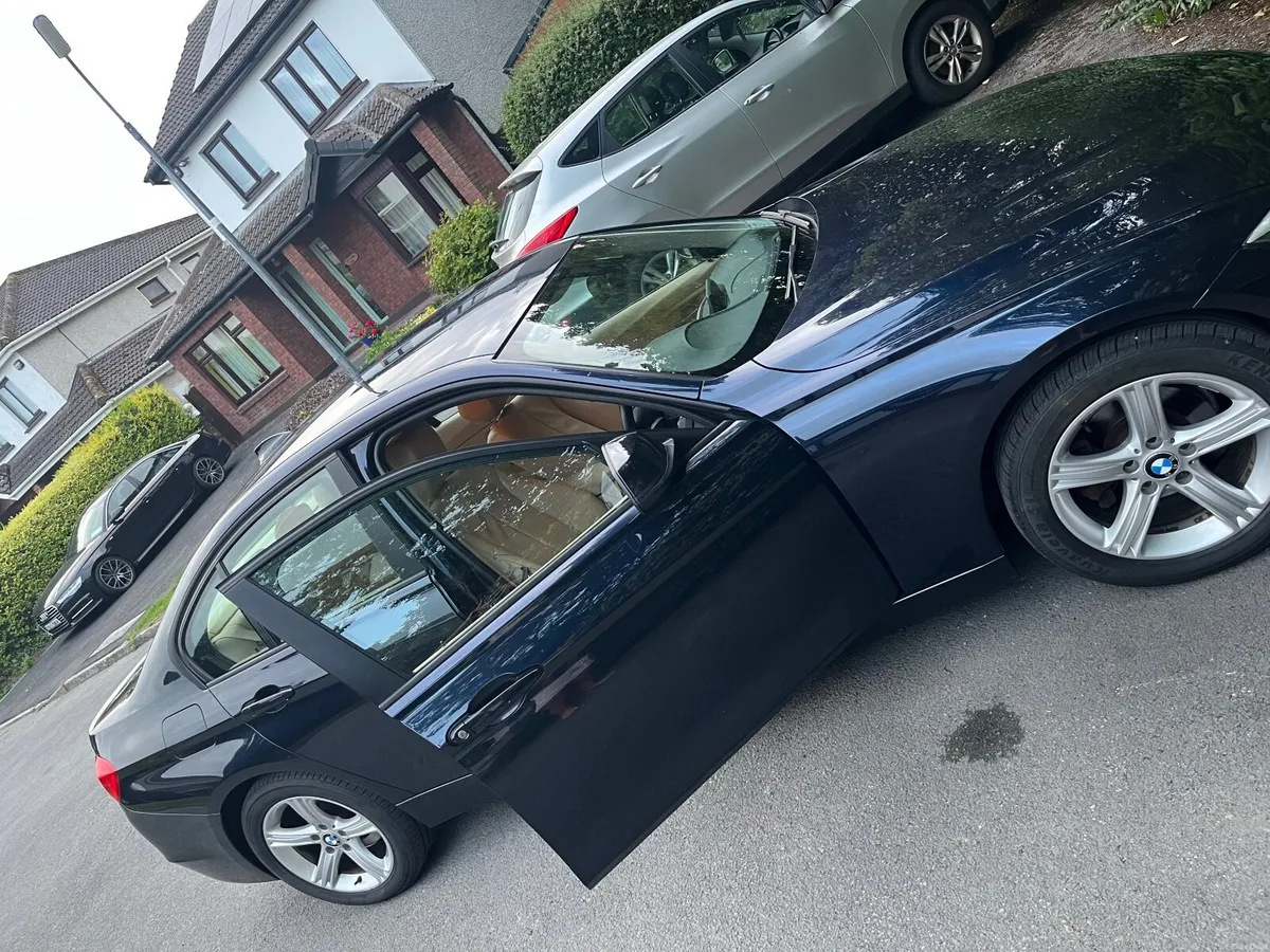 BMW 3-Series 2012 - Image 3