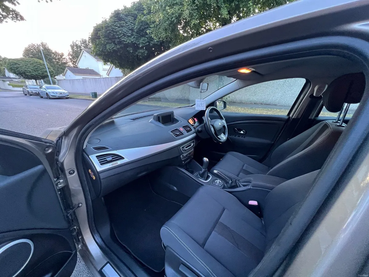 Renault Megane LOW KMS TOMTOM - Image 6