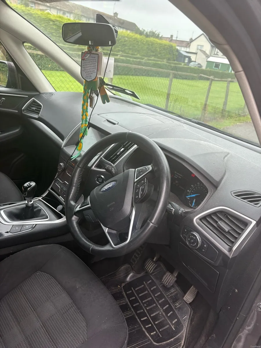 Ford Galaxy - Image 4