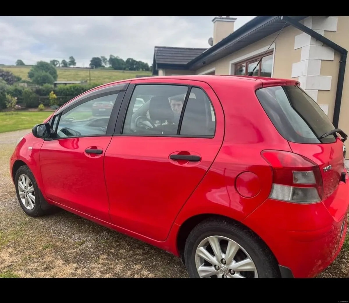 Toyota Yaris 2011 - Image 4