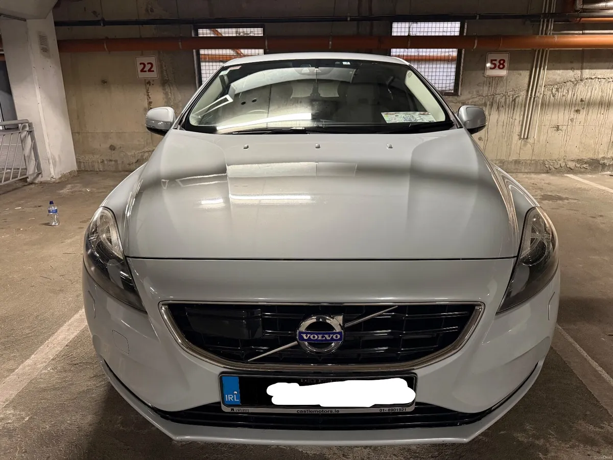 Volvo V40 2013 - Image 2