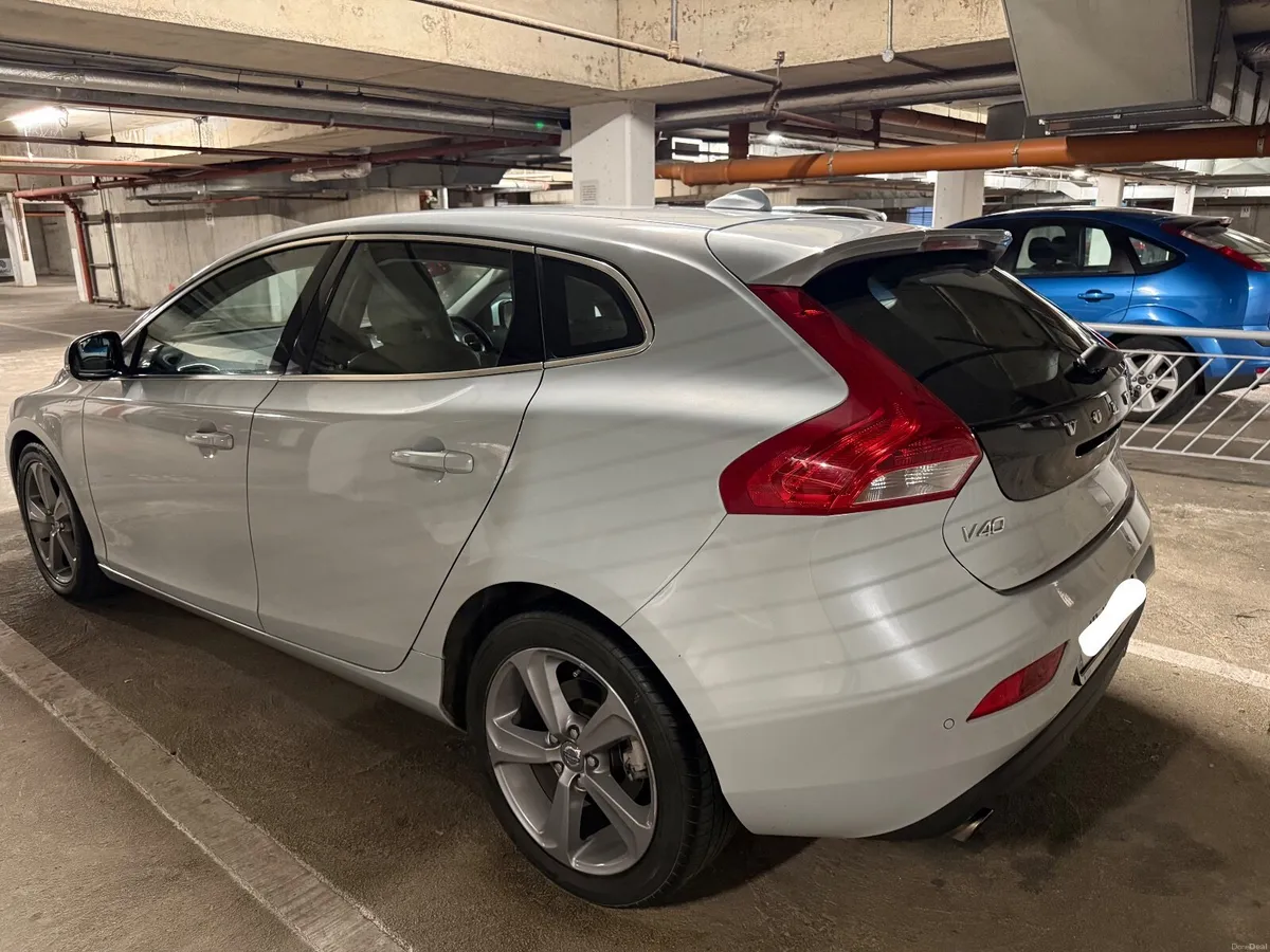 Volvo V40 2013 - Image 4