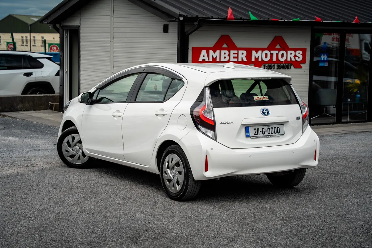 2021  TOYOTA AQUA AUTO - Image 2