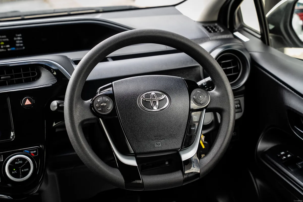2021  TOYOTA AQUA AUTO - Image 6
