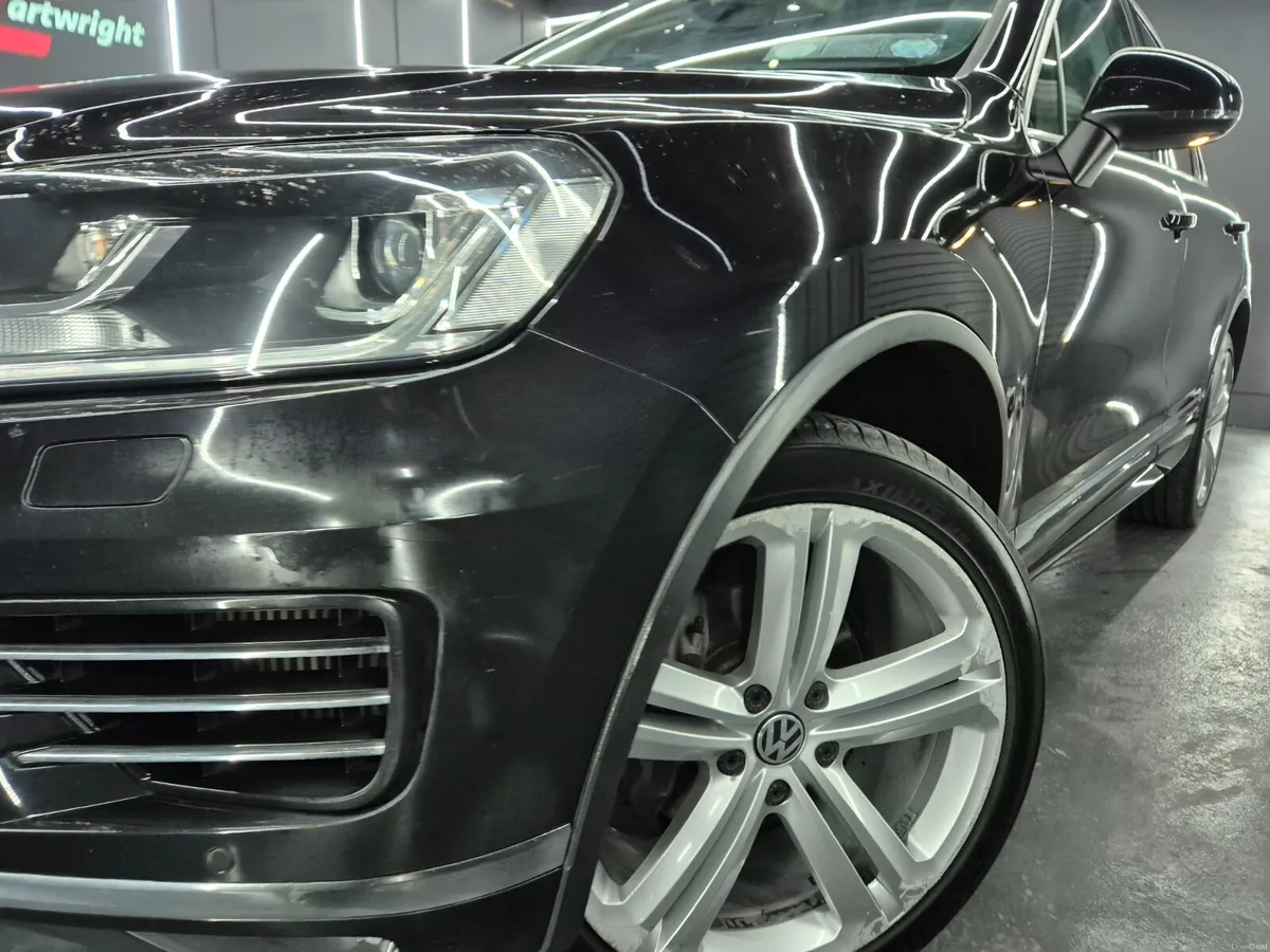 Volkswagen Touareg 2018 - Image 2