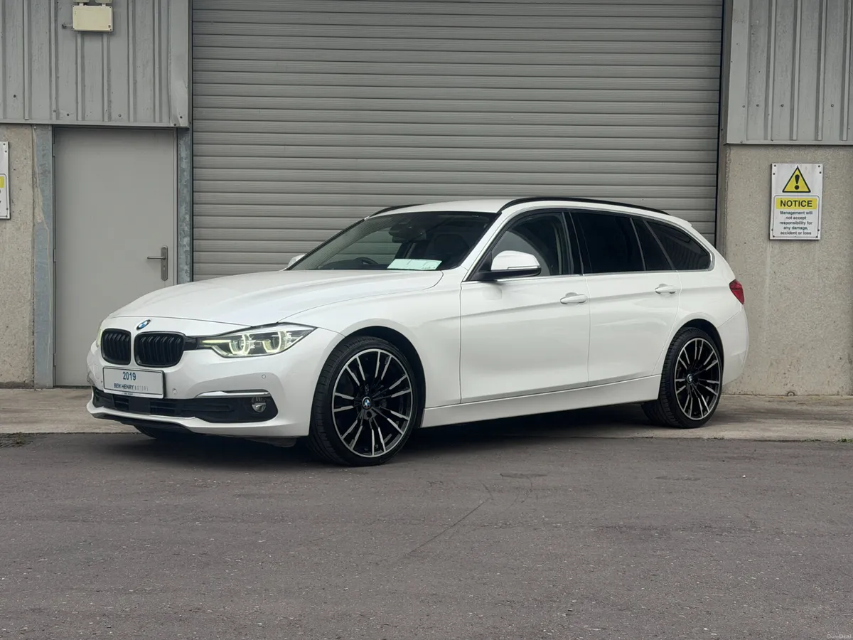 2019 BMW 320D Luxury Touring automatic - Image 3