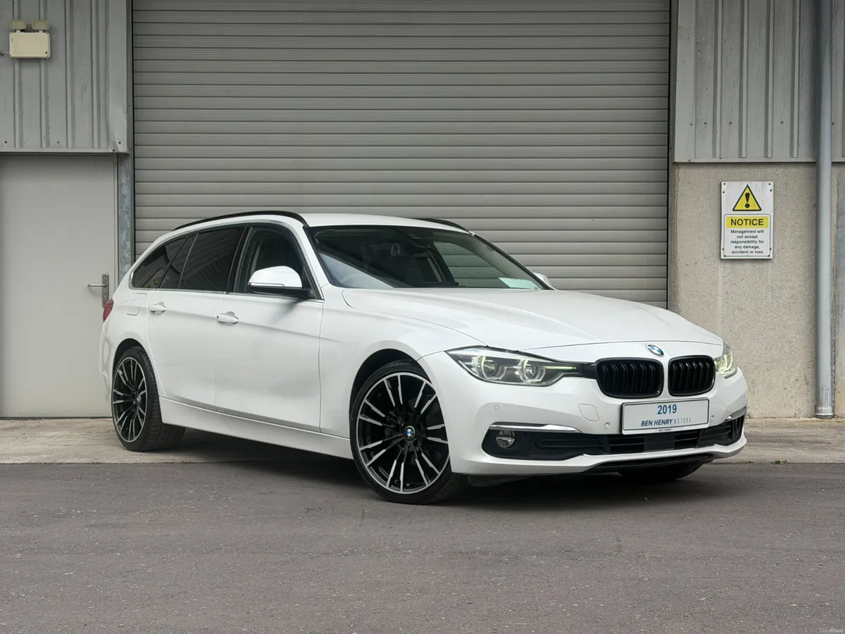 2019 BMW 320D Luxury Touring automatic - Image 1