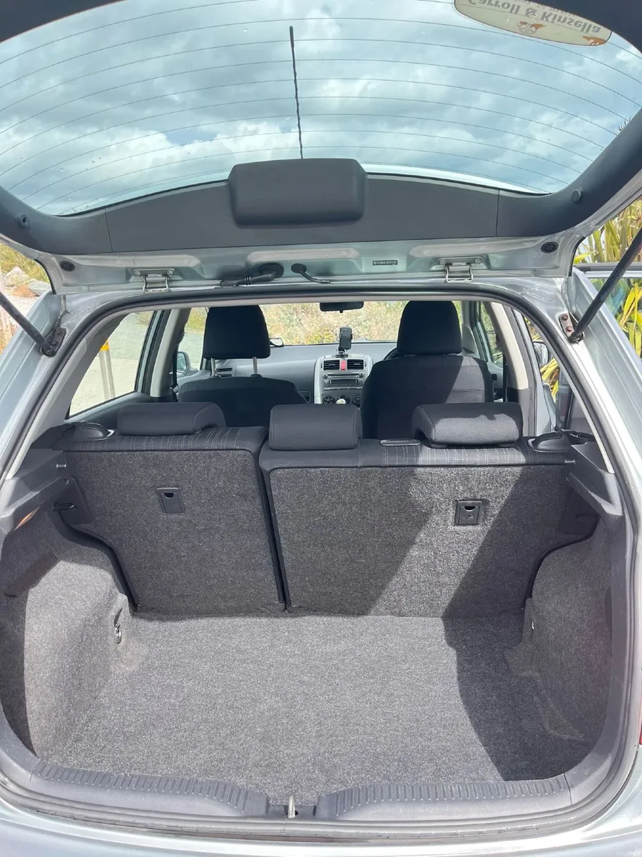 Toyota Auris 1.4 Petrol - Manual (2009) - Image 5