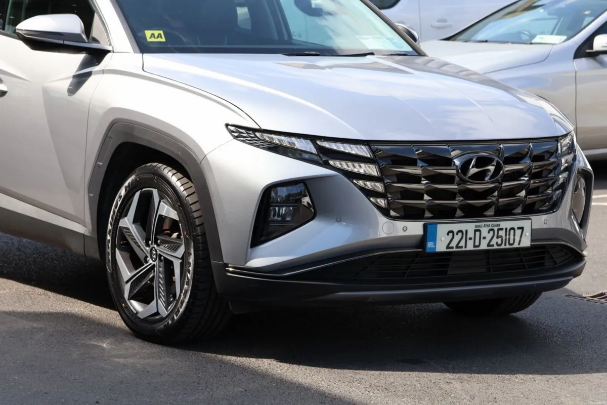 Hyundai Tucson 2WD Executive Plus HEV Auto - Image 4