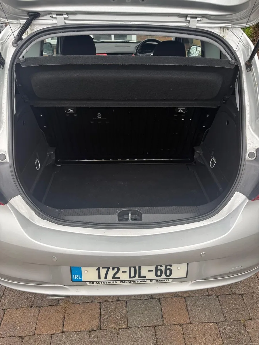 Opel Corsa 1.4 Petrol Limited Edition - Image 4
