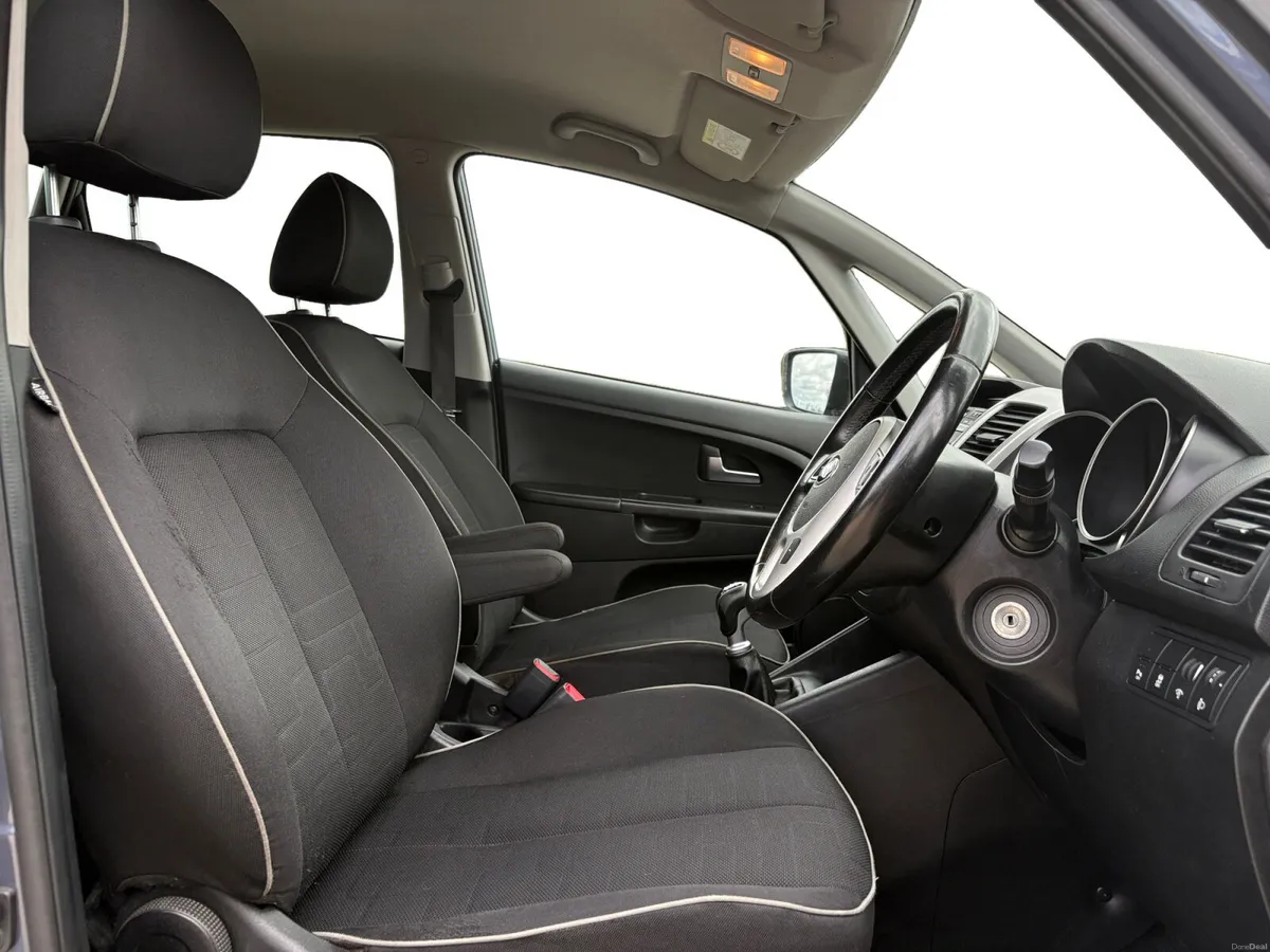 2018 VENGA EX 1.4CRDI HATCHBACK - Image 4