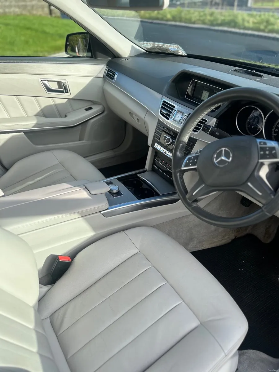 Mercedes-Benz E-Class 2014 - Image 4
