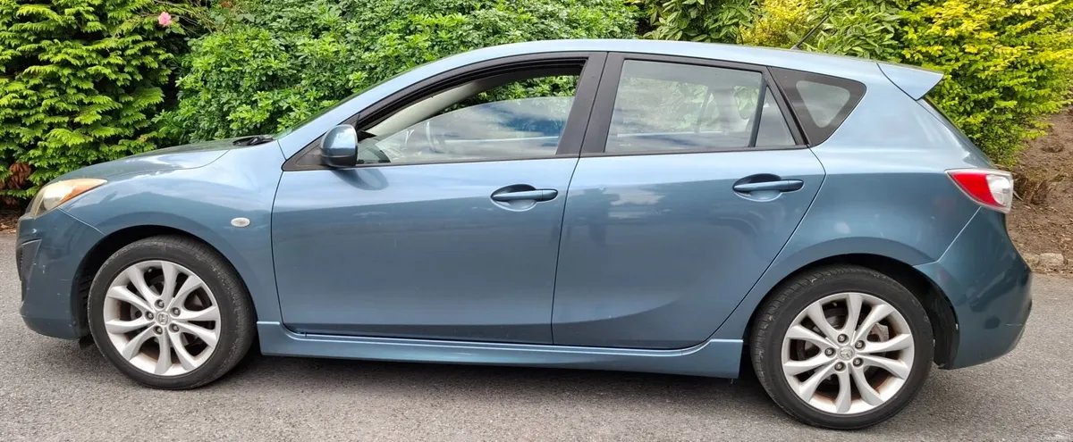10 Mazda3  SPORT ,1  OWNER ,  LOW KMS - Image 3