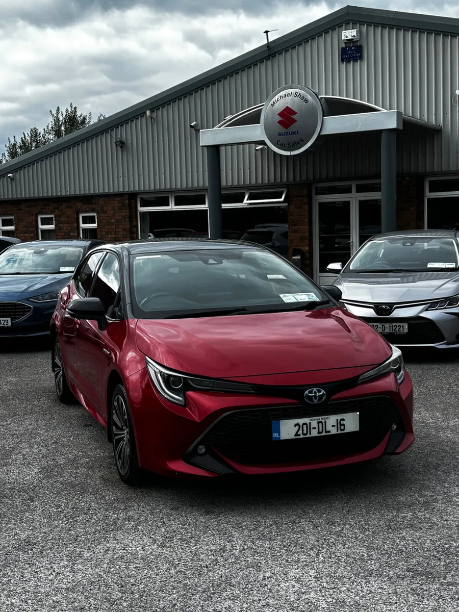 201 Toyota Corolla LUNA SPORT HYBRID - Image 2