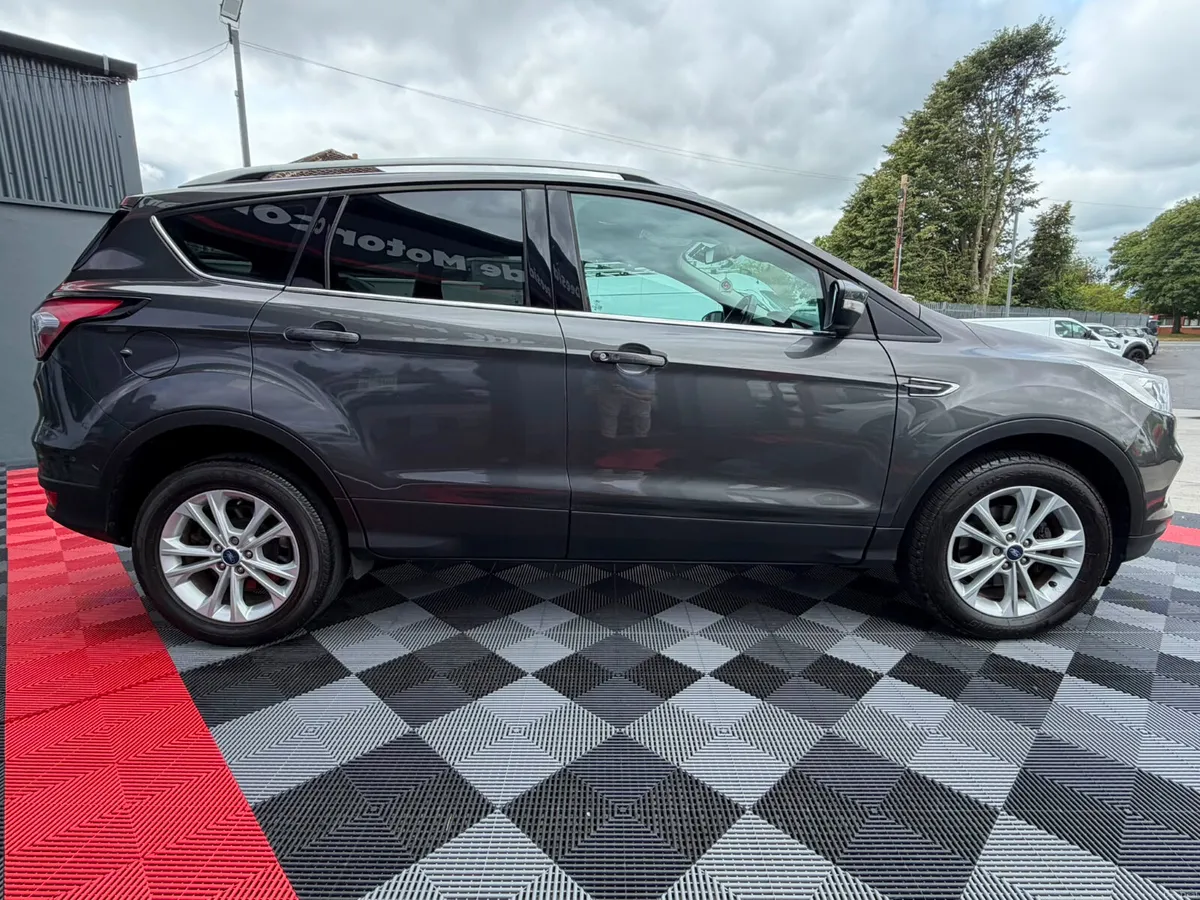 (191) Ford Kuga Titanium//Sat Nav//CarPlay - Image 6